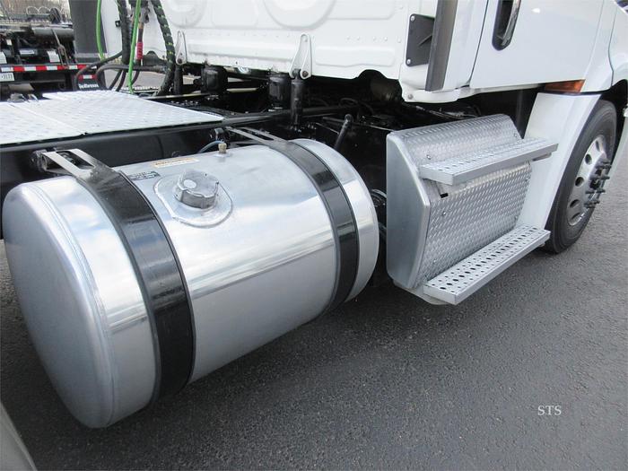 Used 2019 FREIGHTLINER CASCADIA 126
