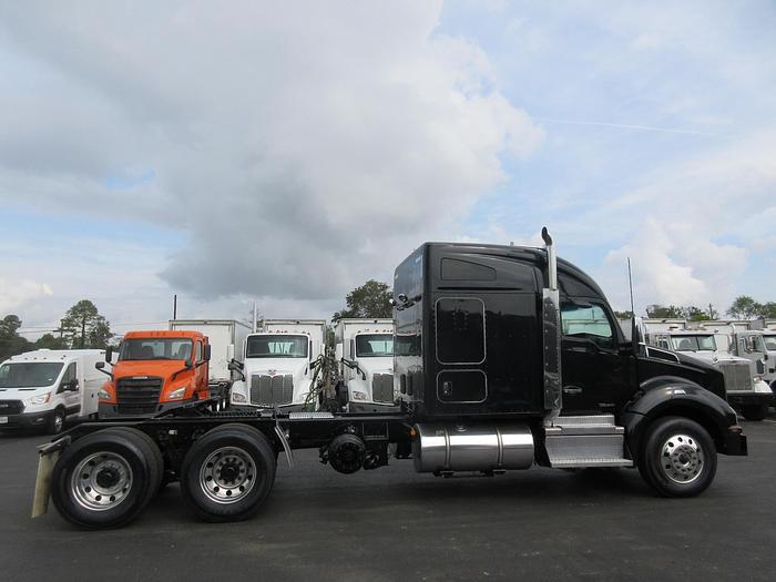 Used 2021 KENWORTH T880