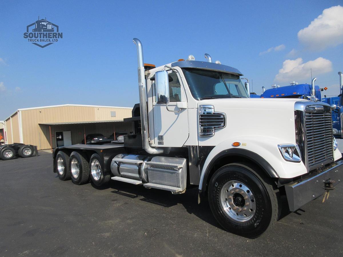 Used 2019 FREIGHTLINER CORONADO 122 SD