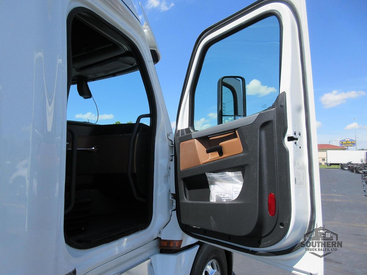 Used 2020 FREIGHTLINER CASCADIA 126