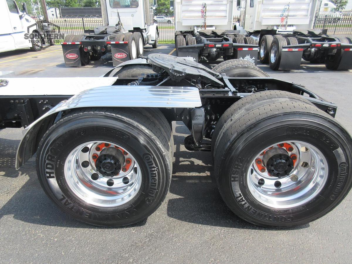 Used 2020 FREIGHTLINER CASCADIA 126