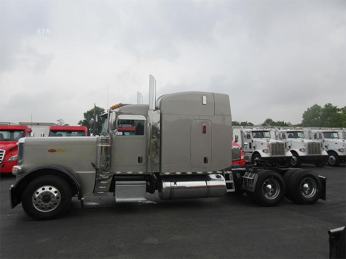 Used 2017 PETERBILT 389