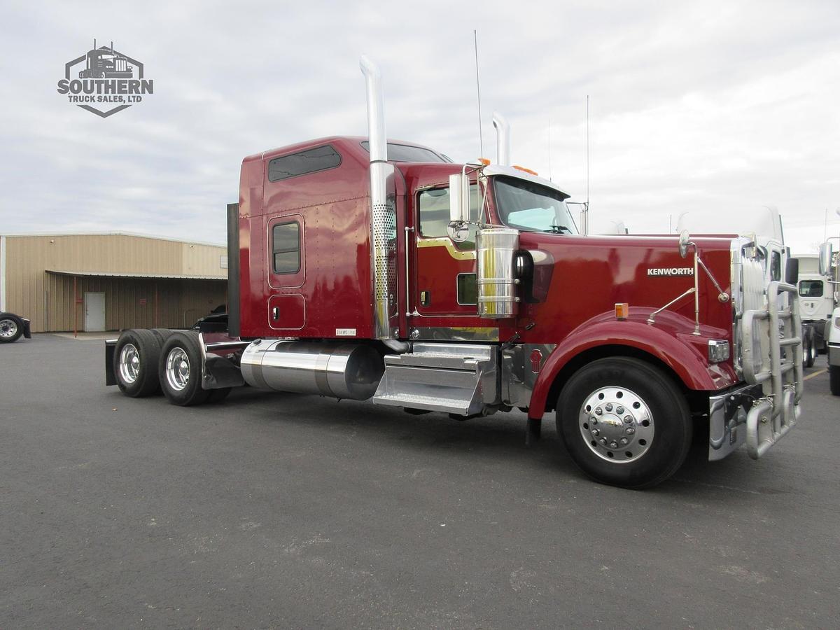 Used 2023 KENWORTH W900L