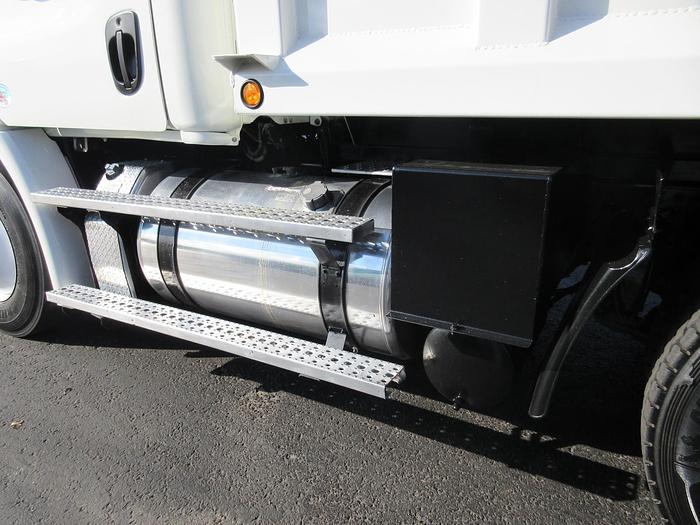 Used 2017 FREIGHTLINER CASCADIA 113