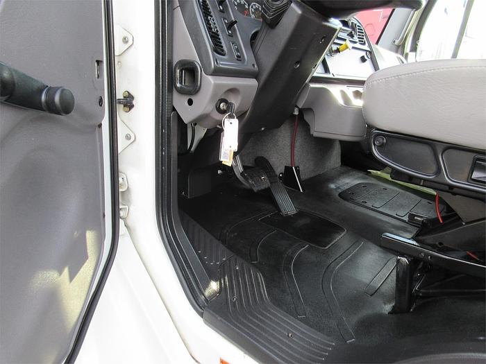 Used 2018 FREIGHTLINER BUSINESS CLASS M2 106