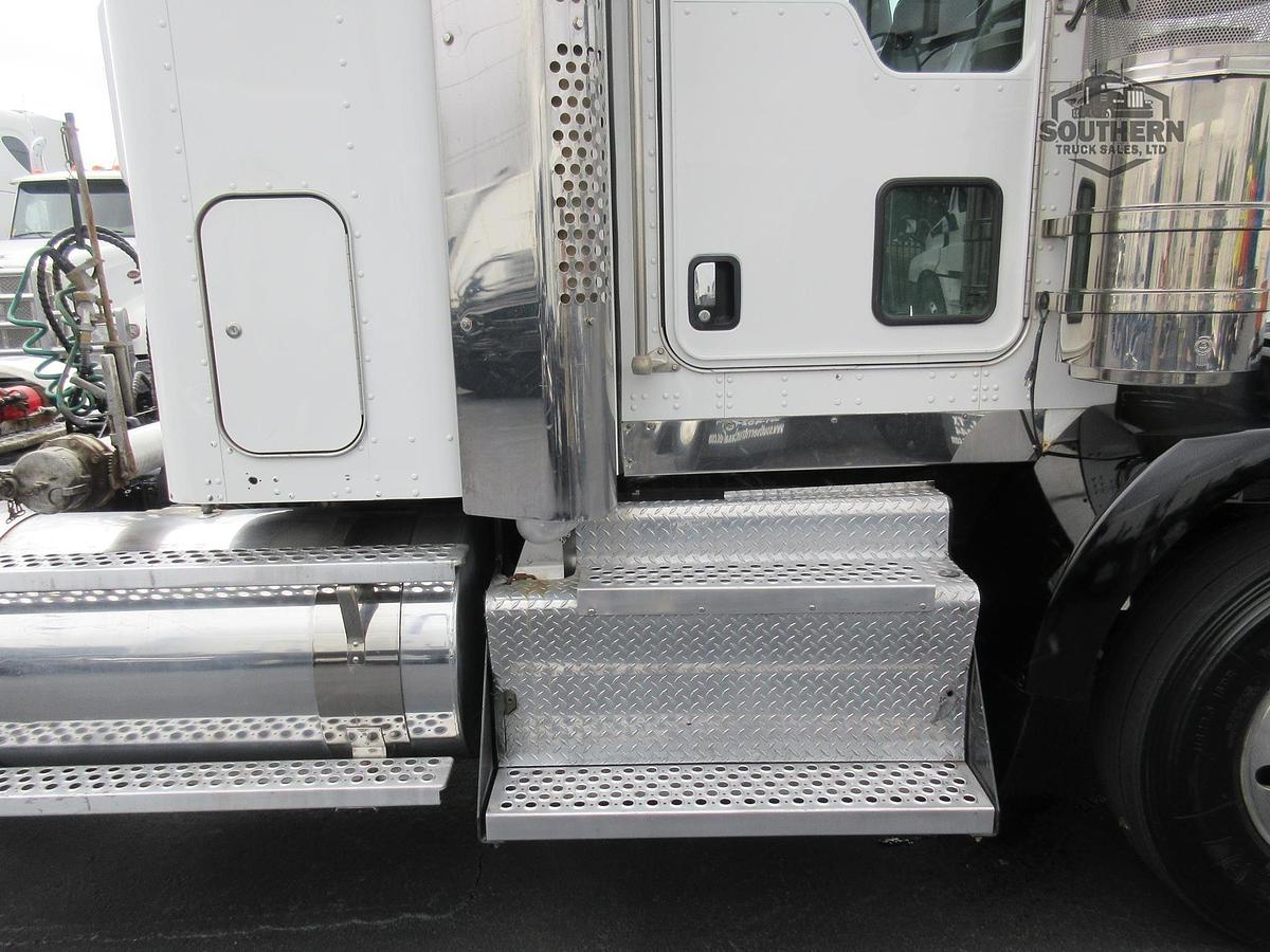 Used 2015 KENWORTH T800