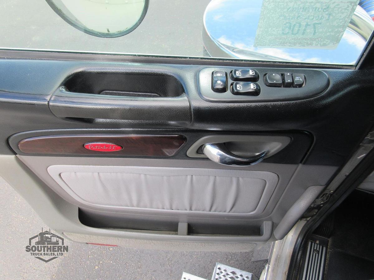 Used 2019 PETERBILT 389