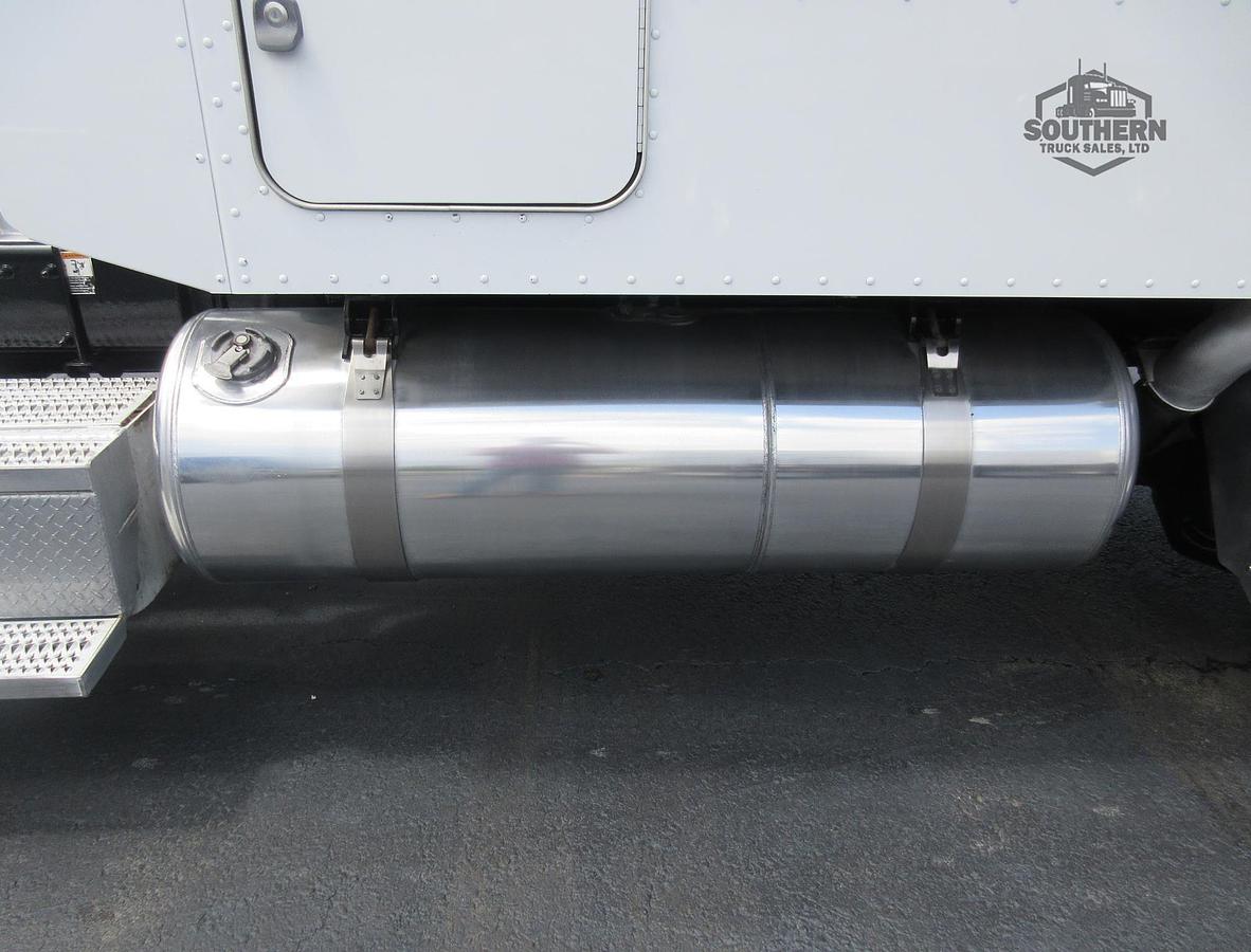 Used 2019 PETERBILT 389