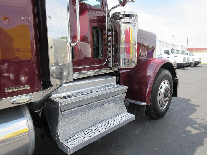 Used 2019 PETERBILT 389
