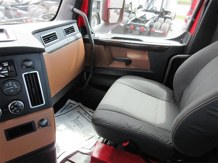 Used 2019 FREIGHTLINER CASCADIA 126