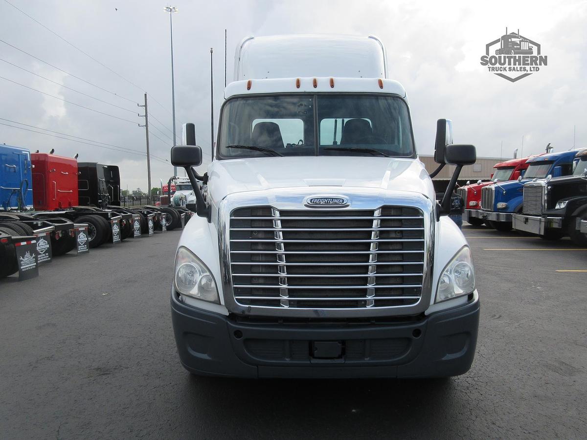 Used 2018 FREIGHTLINER CASCADIA 125