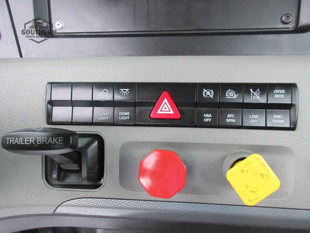 Used 2019 FREIGHTLINER CASCADIA 126