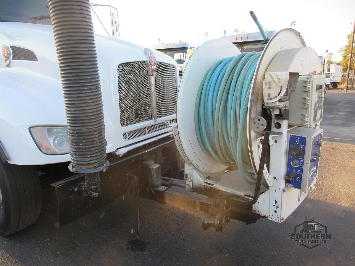 Used 2013 KENWORTH T440