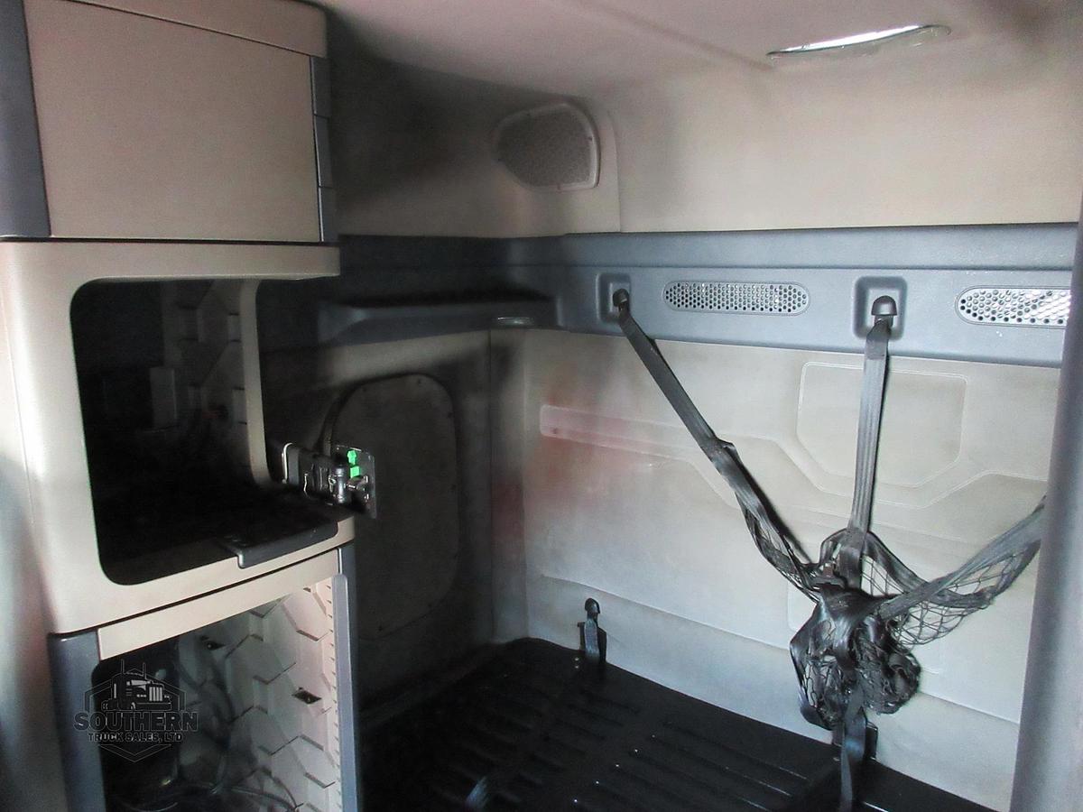 Used 2018 FREIGHTLINER CASCADIA 125