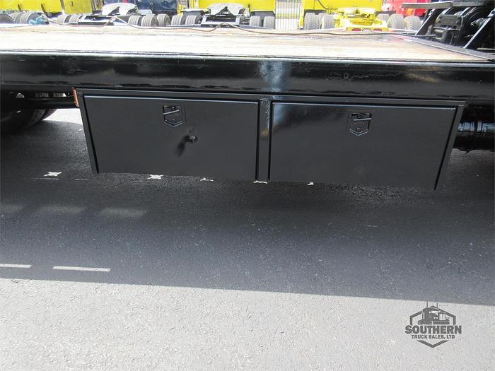 Used 2018 PETERBILT 337