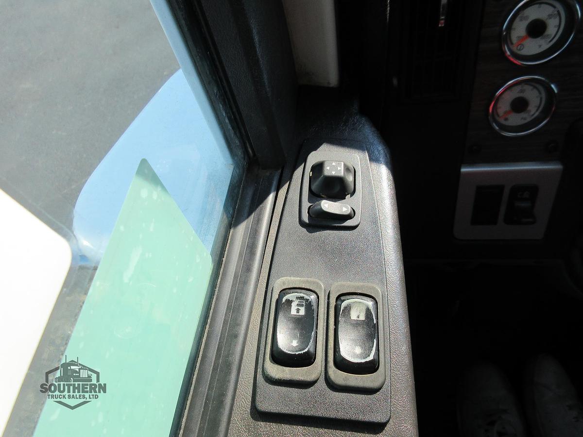 Used 2018 FREIGHTLINER 122SD