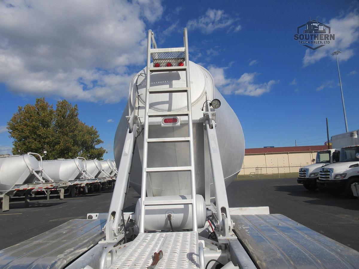 Used 2011 POLAR 41 ft