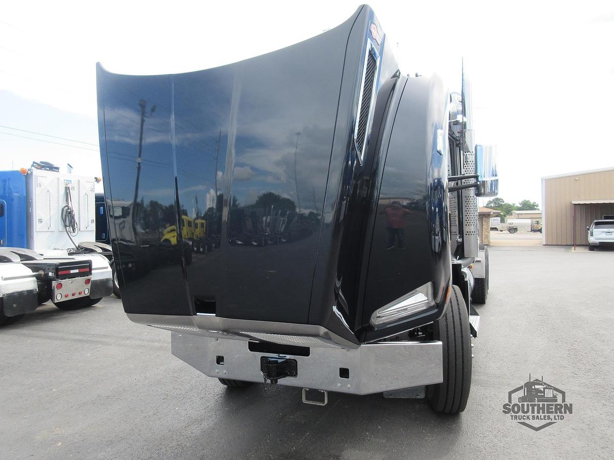Used 2021 KENWORTH T880