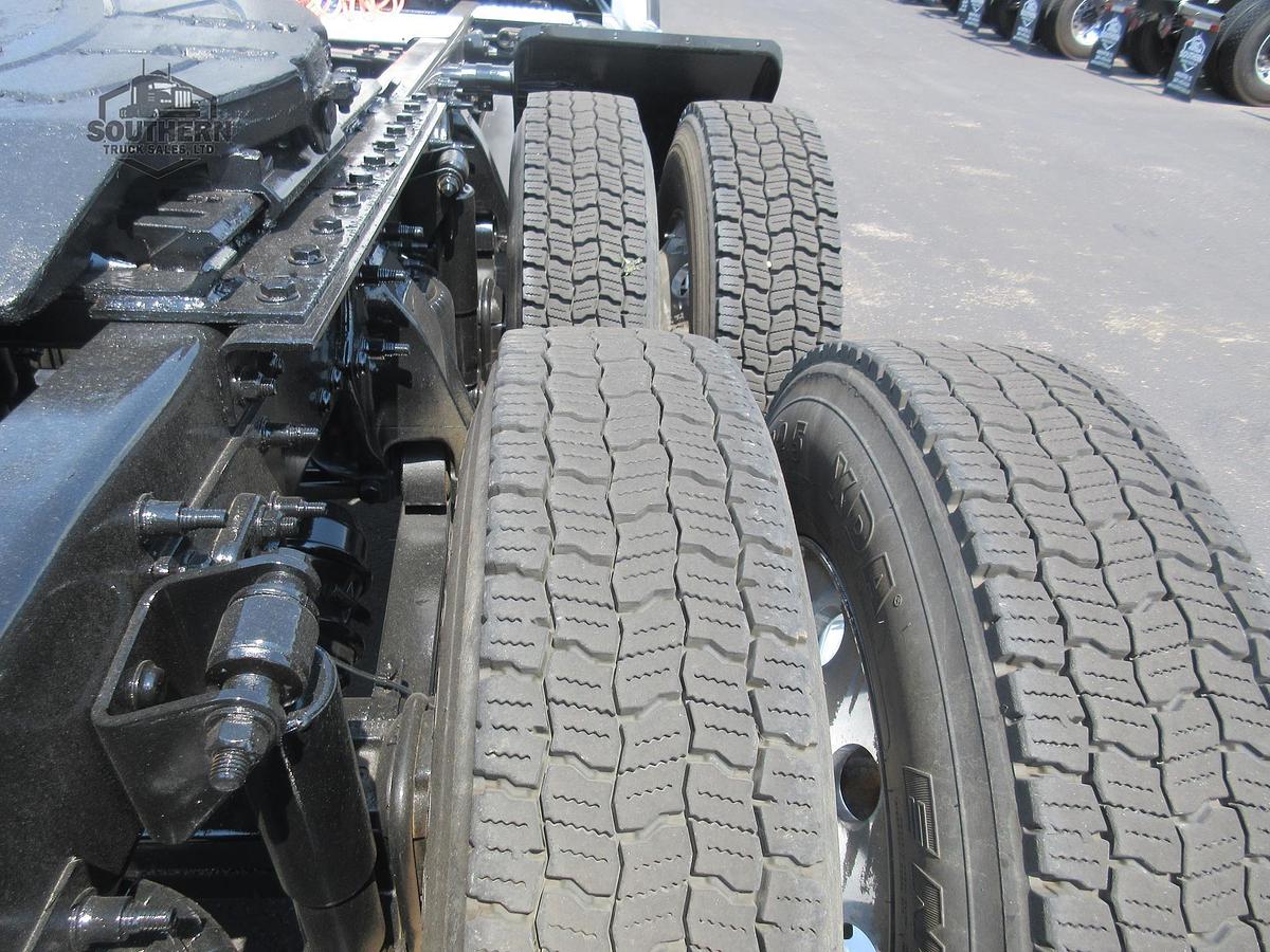 Used 2019 FREIGHTLINER CORONADO 122 SD