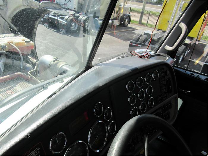 Used 2015 PETERBILT 389