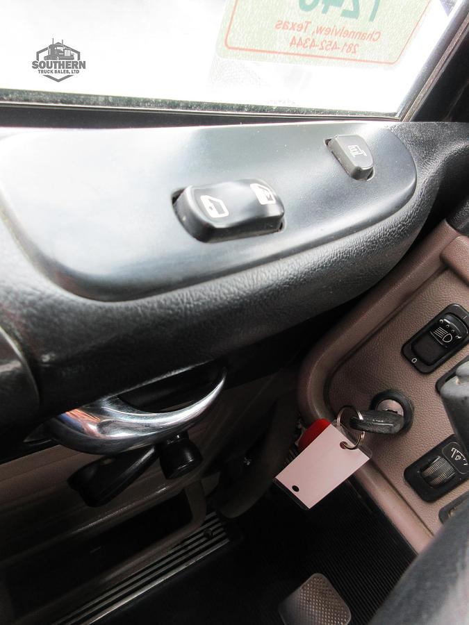 Used 2011 PETERBILT 388