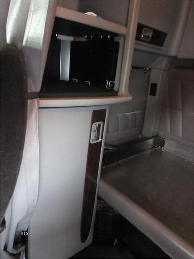 Used 2022 PETERBILT 389