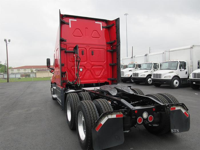 Used 2021 FREIGHTLINER CASCADIA 126