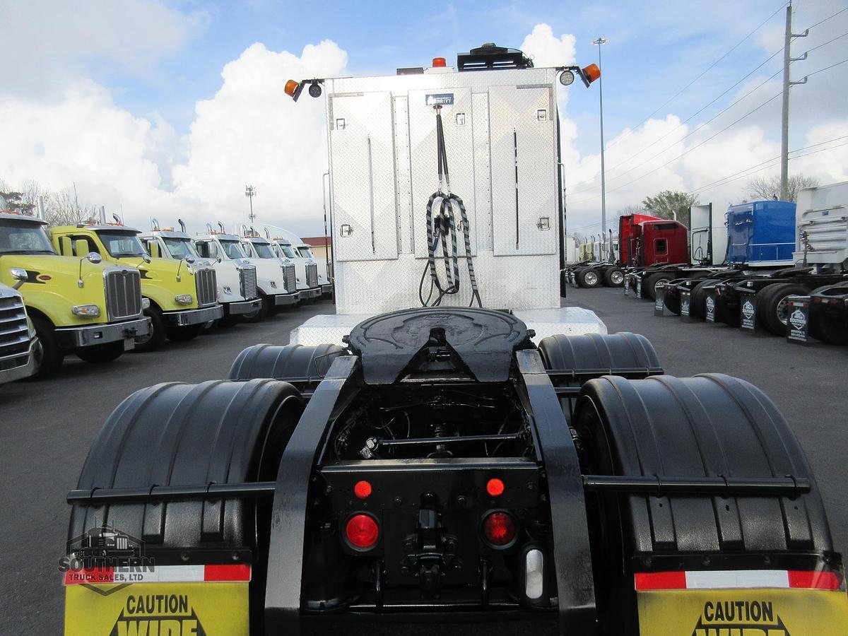 Used 2021 FREIGHTLINER CORONADO 122 SD