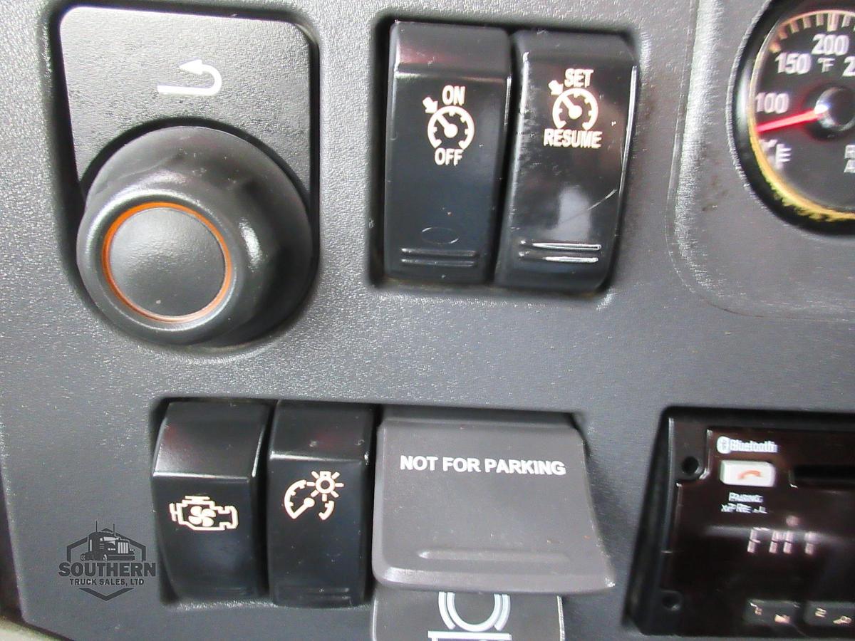 Used 2021 PETERBILT 567