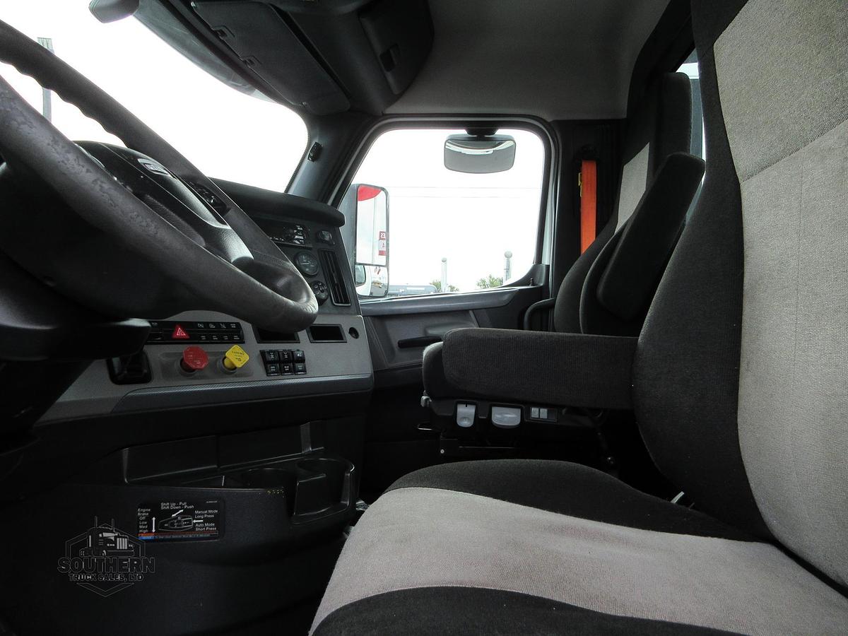 Used 2019 FREIGHTLINER CASCADIA 126
