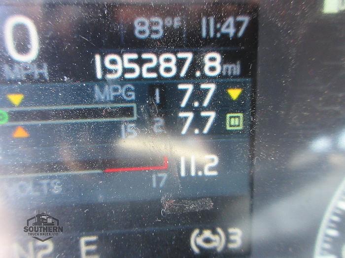 Used 2020 VOLVO VNR64T300