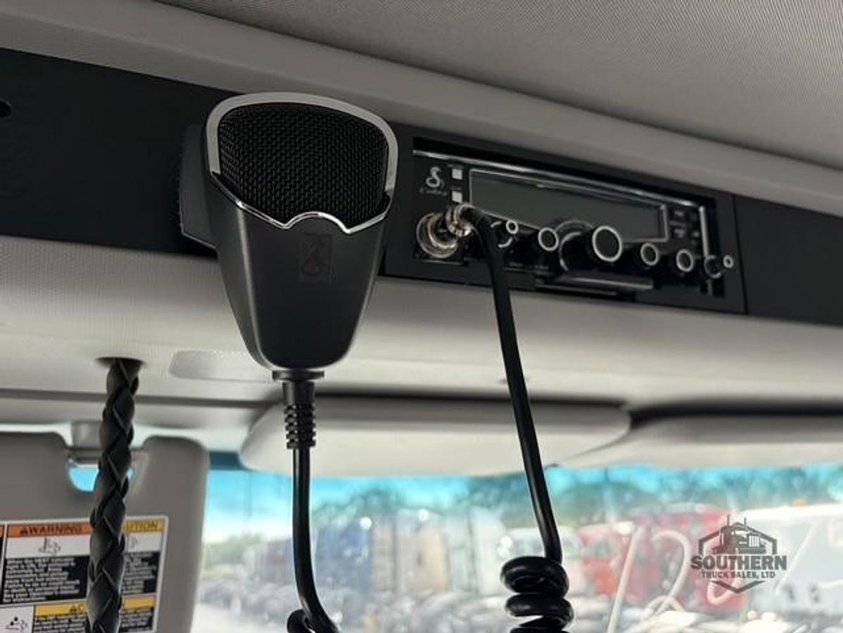 Used 2025 KENWORTH T880