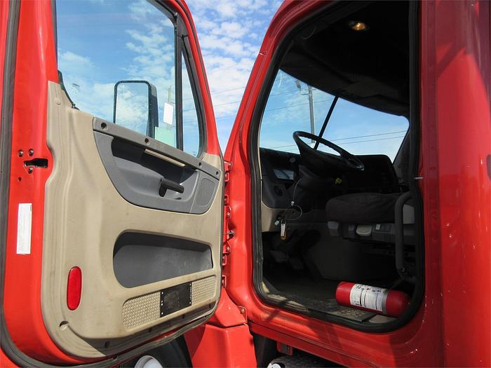 Used 2017 FREIGHTLINER CASCADIA 125