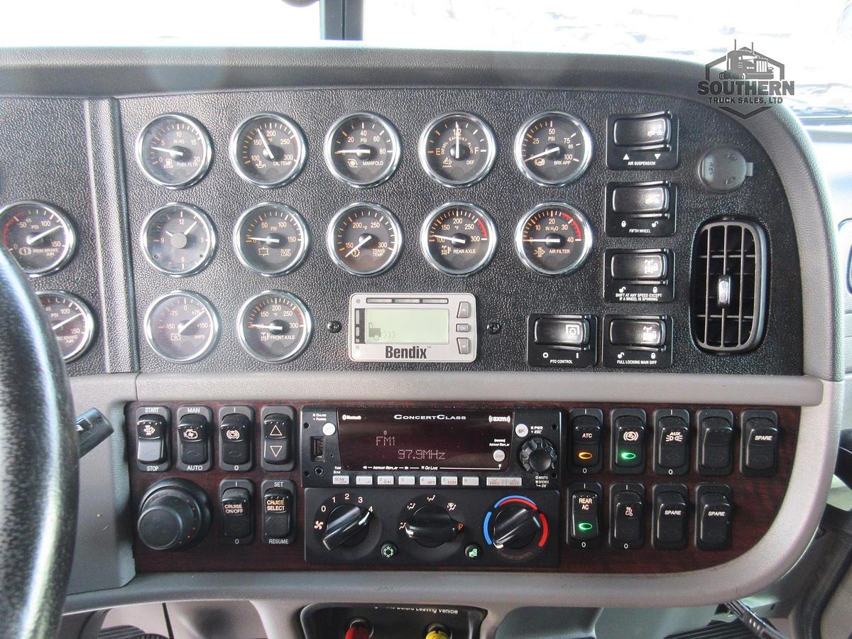 Used 2022 PETERBILT 389