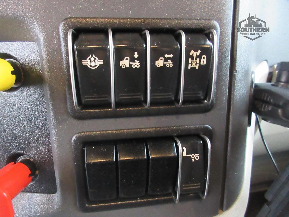 Used 2021 PETERBILT 567