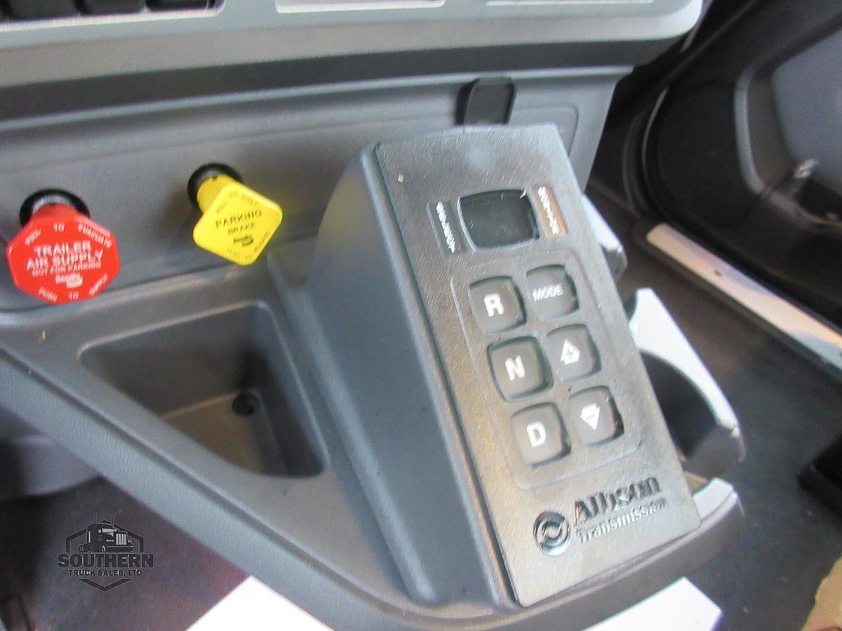 Used 2025 KENWORTH T880