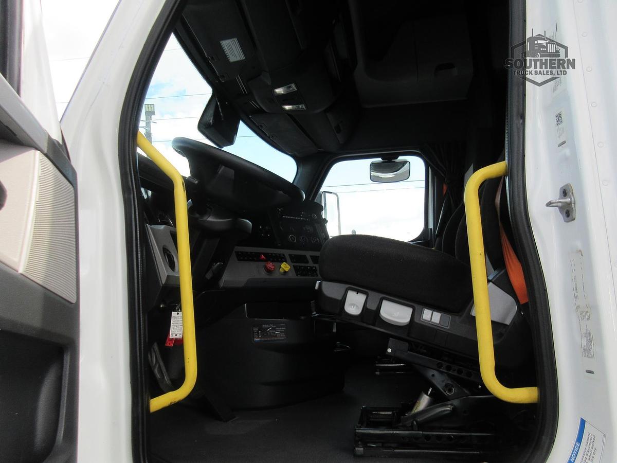 Used 2022 FREIGHTLINER CASCADIA 116