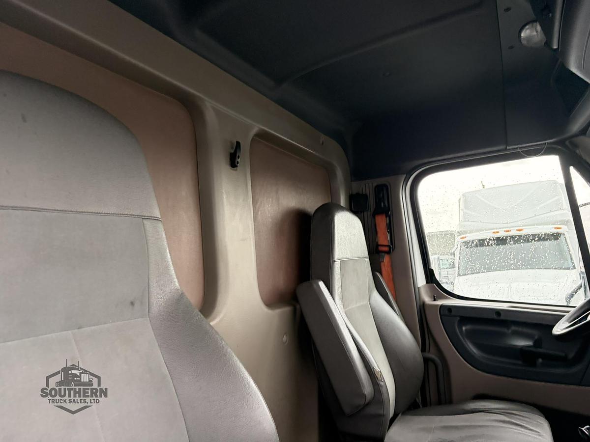 Used 2020 FREIGHTLINER CASCADIA 125