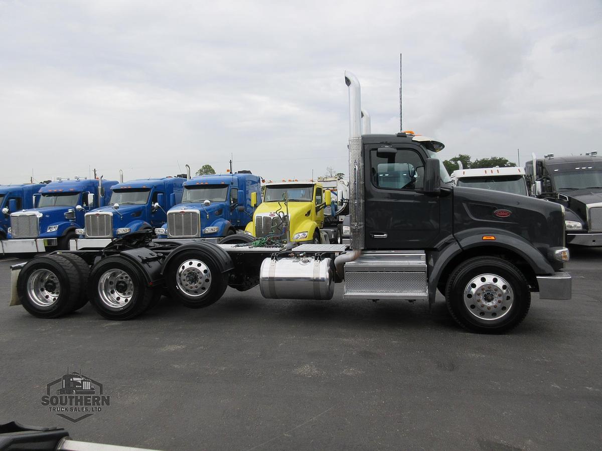 Used 2025 PETERBILT 567