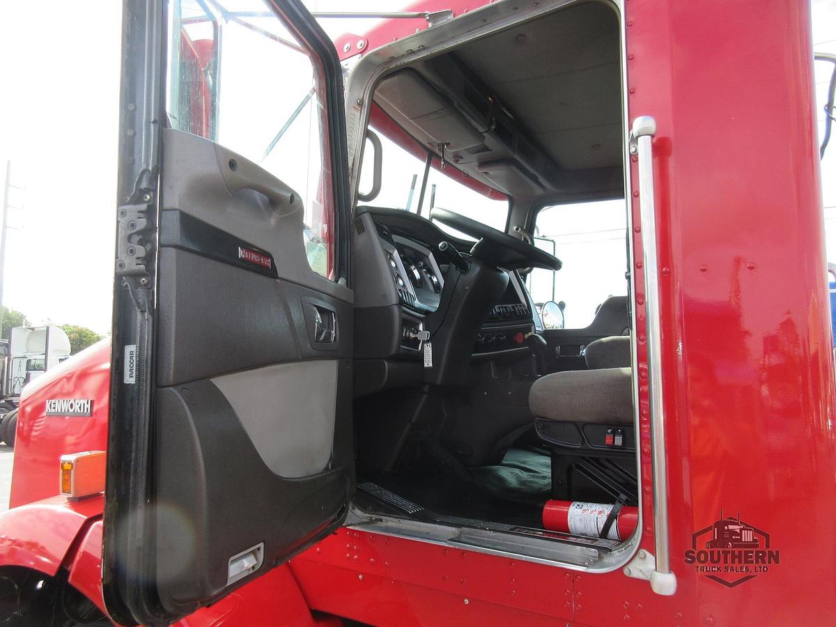 Used 2013 KENWORTH T800