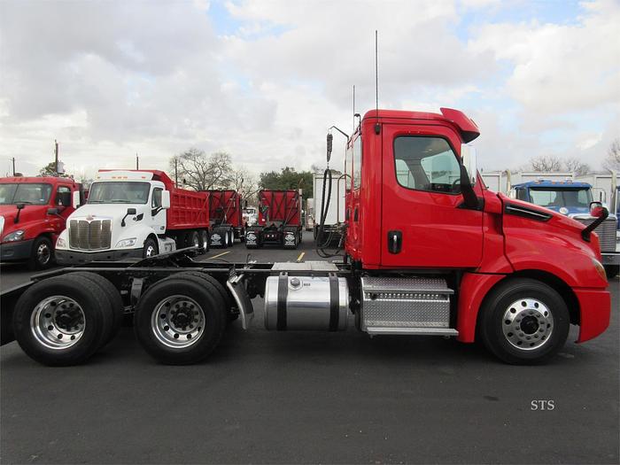 Used 2018 FREIGHTLINER CASCADIA 126