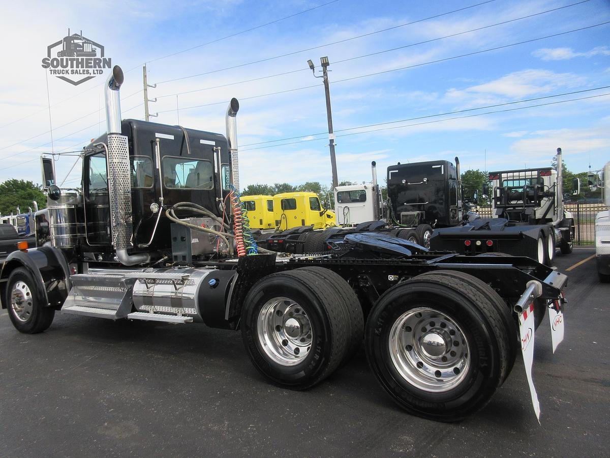 Used 2023 KENWORTH W900
