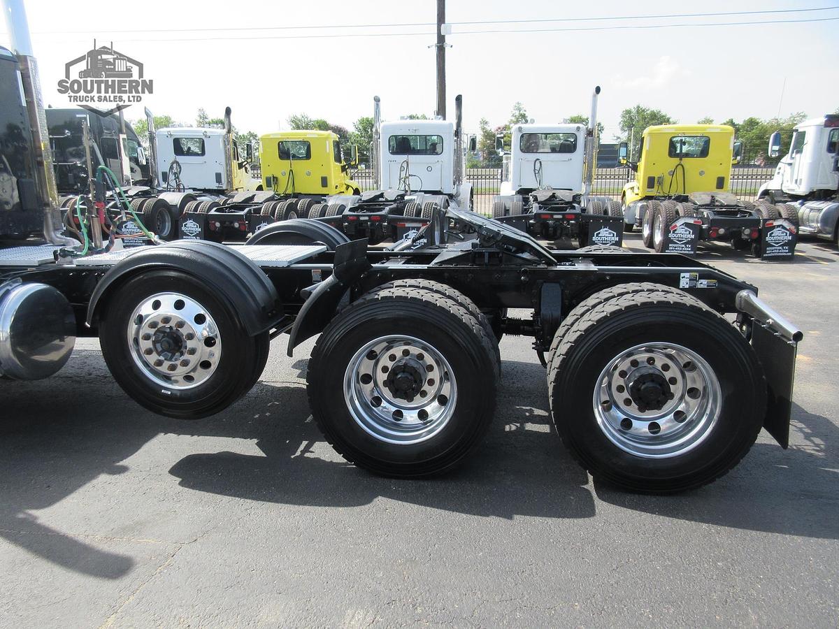 Used 2025 PETERBILT 567