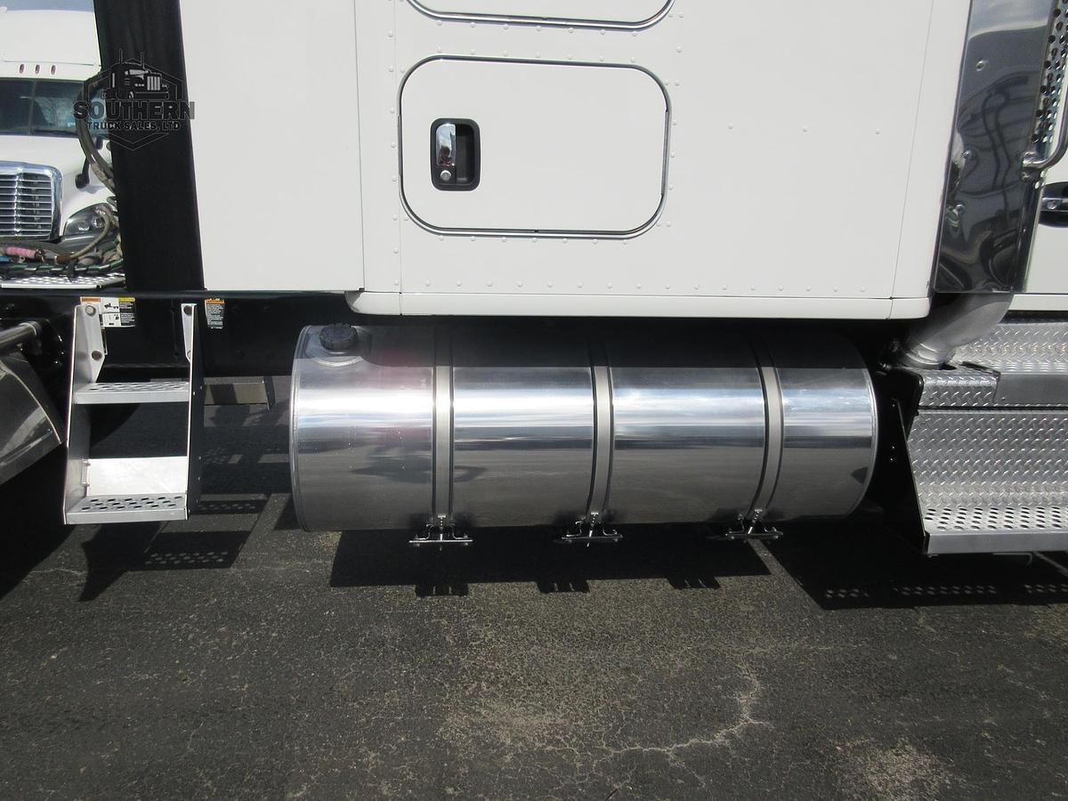 Used 2019 KENWORTH T880