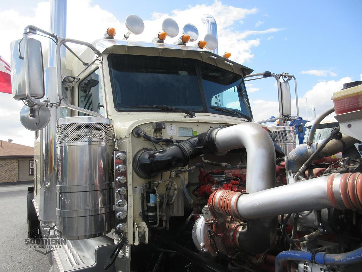 Used 2019 PETERBILT 389