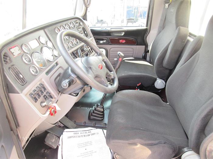 Used 2015 PETERBILT 389