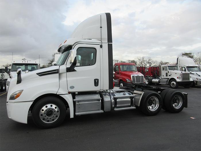 Used 2019 FREIGHTLINER CASCADIA 126