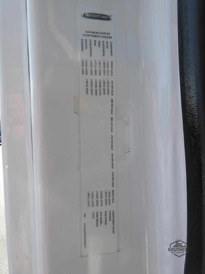 Used 2019 FREIGHTLINER CASCADIA 126