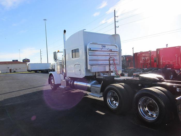 Used 2019 PETERBILT 389