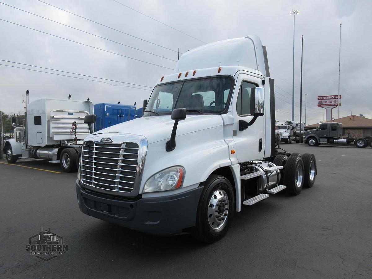Used 2018 FREIGHTLINER CASCADIA 125